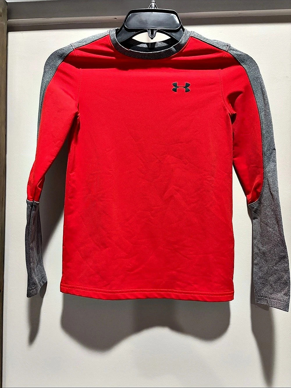Under Armour ColdGear Long Sleeve Athletic Shirt Red & Gray Medium